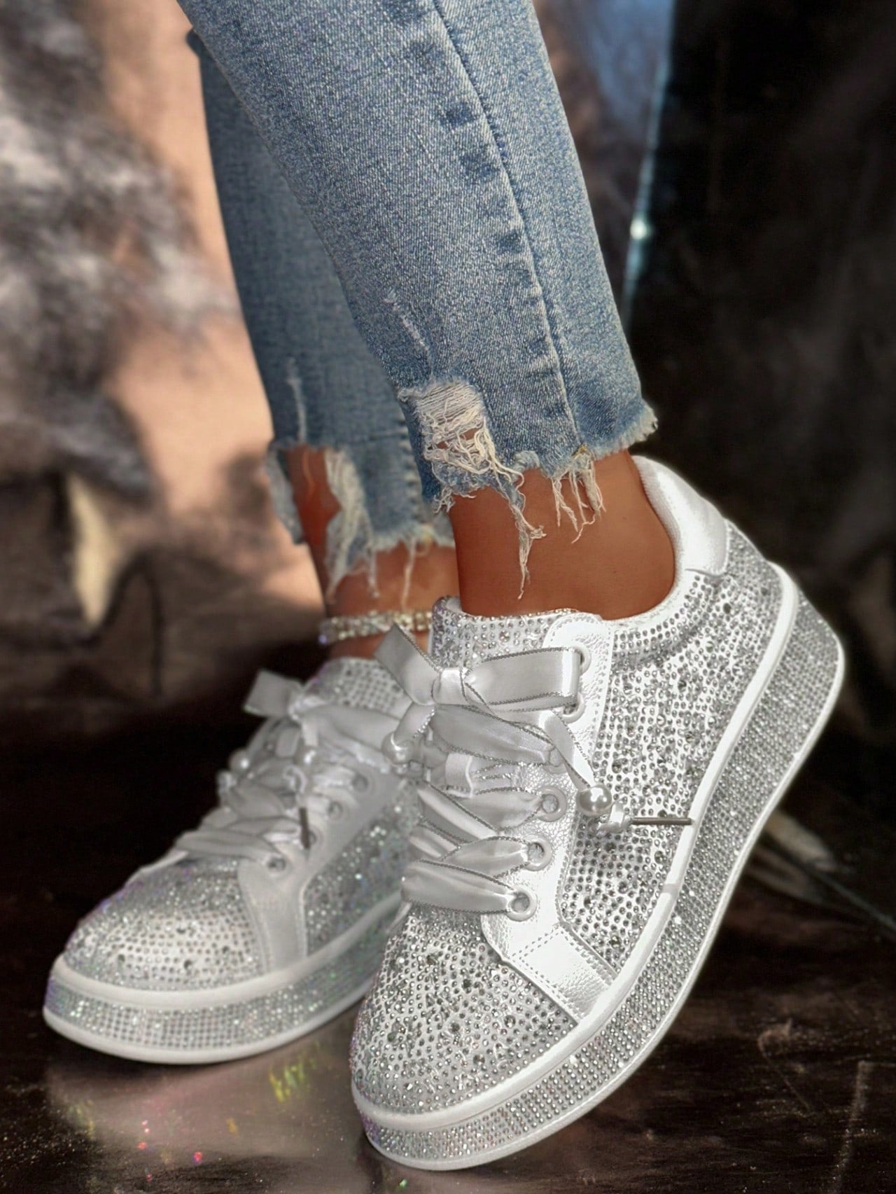 Rhinestone Decor Round Toe Casual Lightweight Sneakers