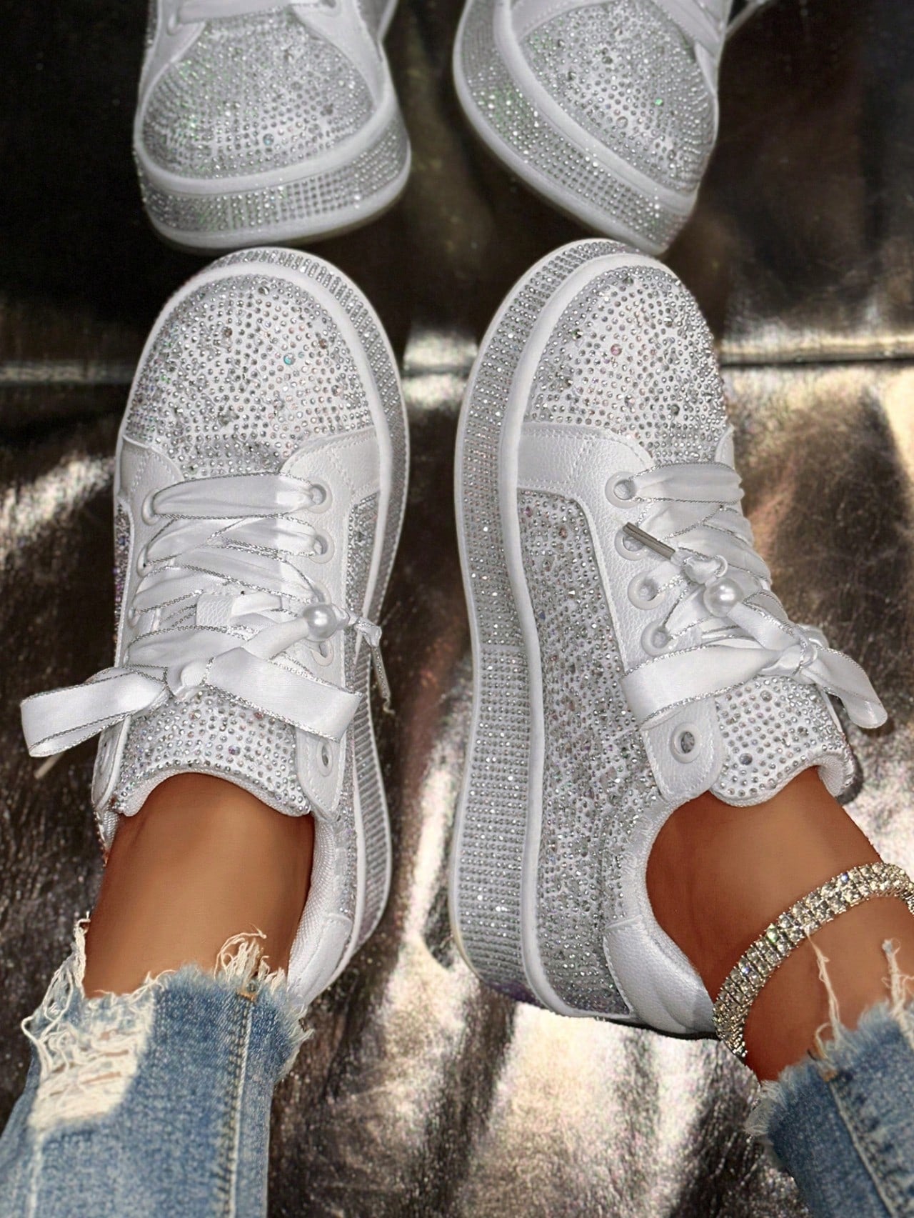 Rhinestone Decor Round Toe Casual Lightweight Sneakers